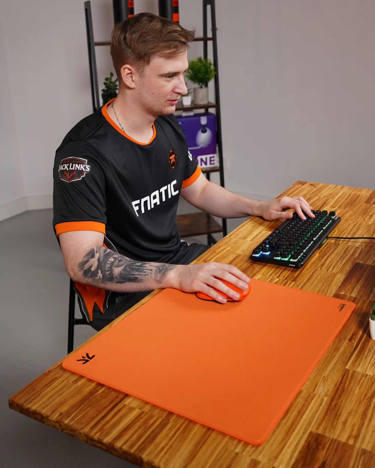 Fnatic Gear Dash2 MAX gaming egérpad sunset orange
